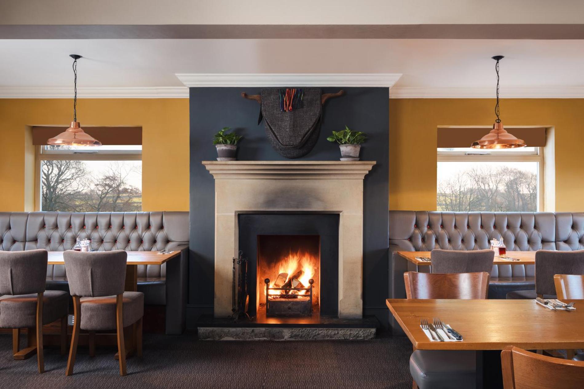 The Highwayman Hotel Честерфилд Экстерьер фото