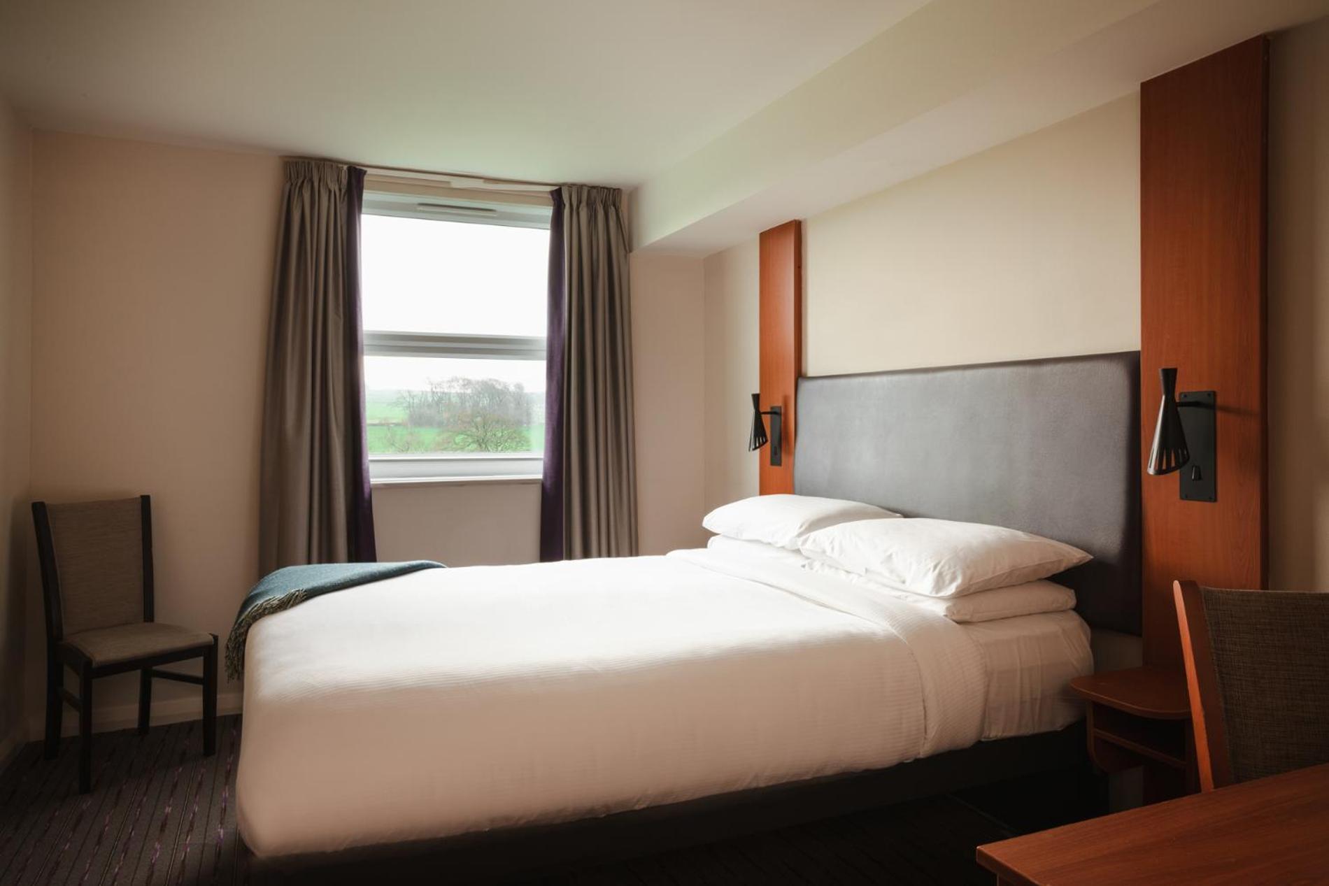 The Highwayman Hotel Честерфилд Экстерьер фото